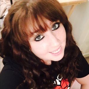 Meet your Posher, Danielle